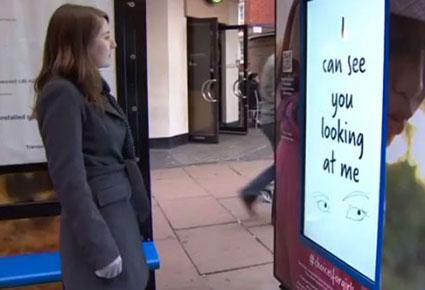 لوحات إعلانية بريطانية تكشف جنس الجمهور